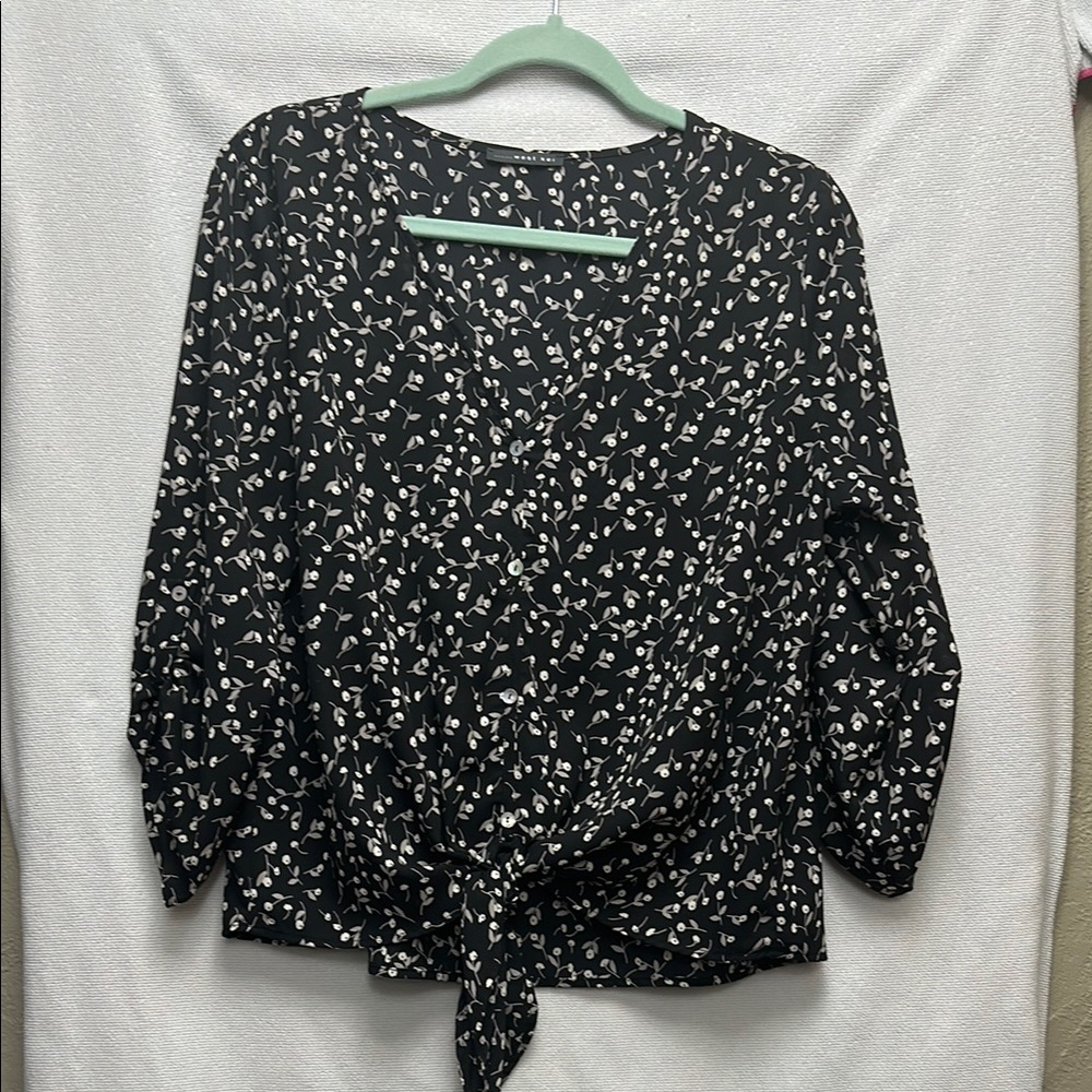 Black and White Tie Front 3/4 Sleeve Blouse